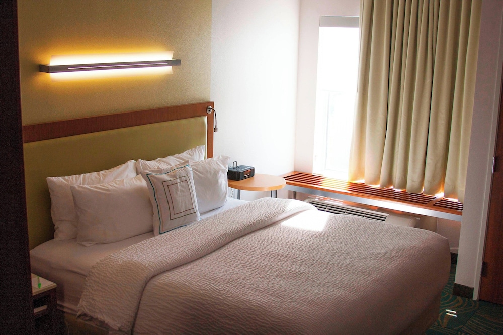 STUDIO, KING BED, SOFA, ACCESSIBLE