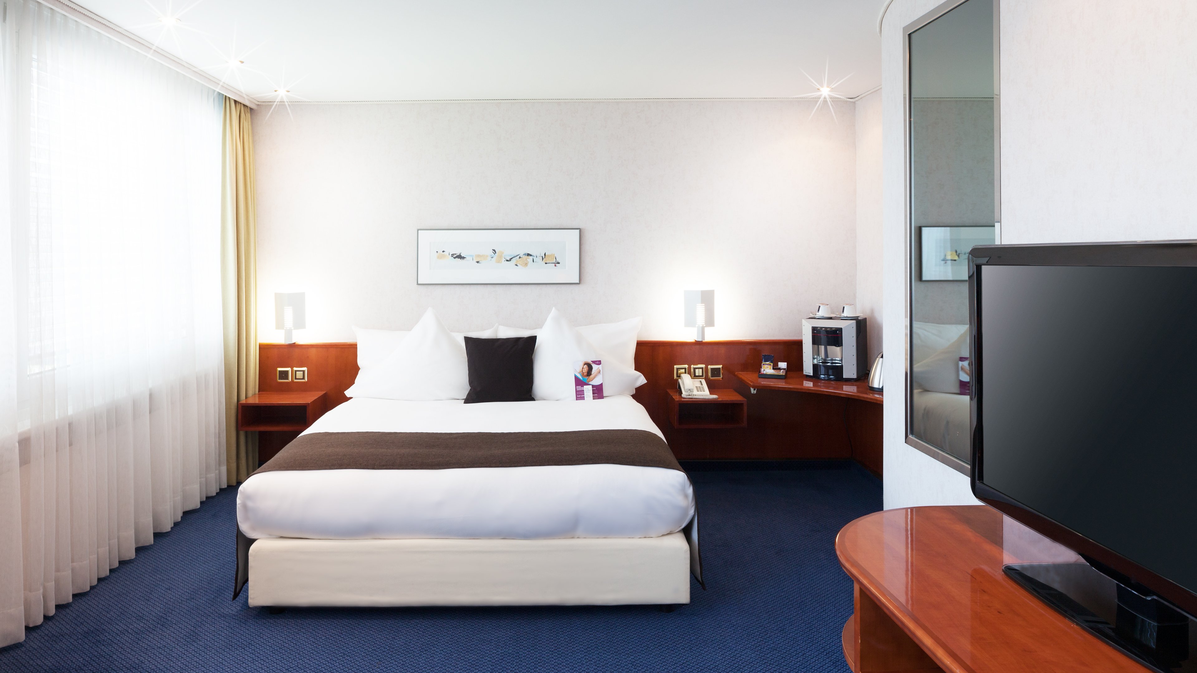 Crowne Plaza Zurich 10/50
