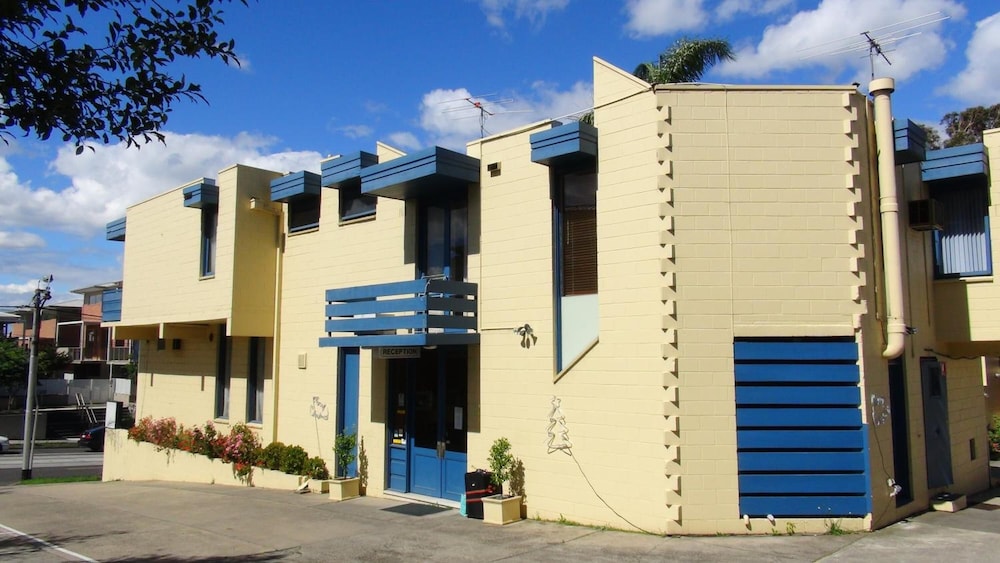 Pathfinder Motel 5/50
