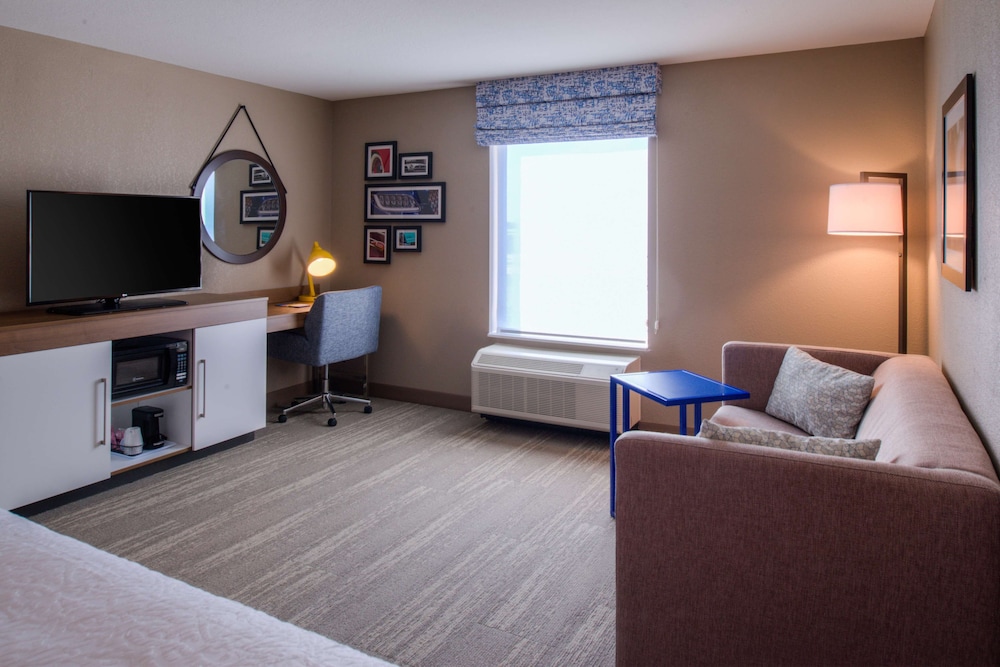 Hampton Inn & Suites Wixom 45/61