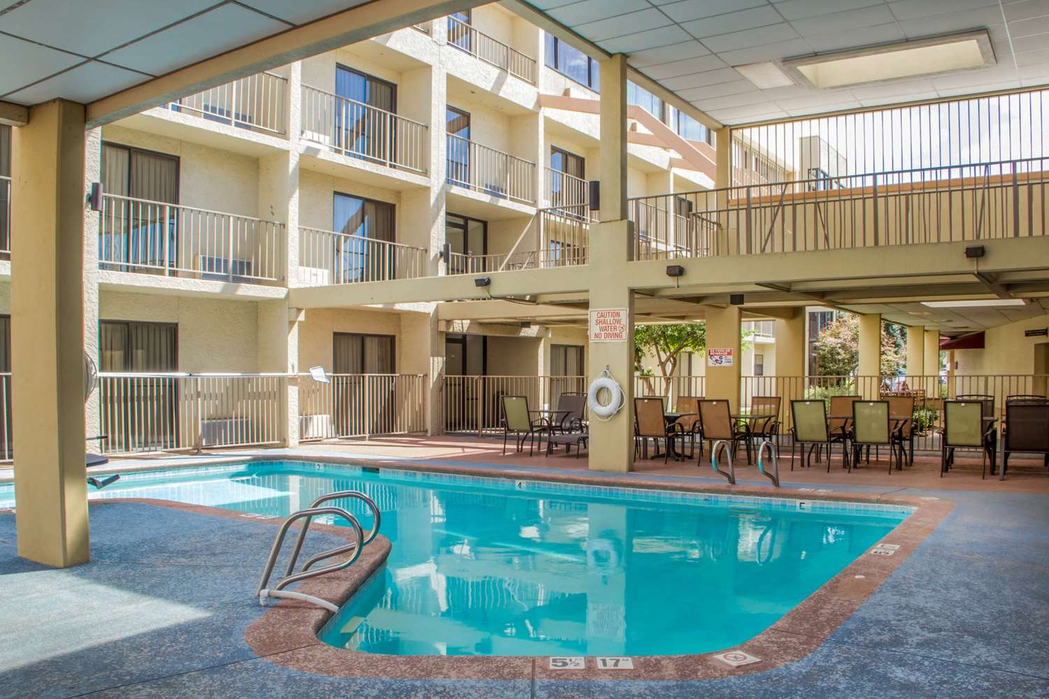 Ramada by Wyndham Tulsa Broken Arrow 23/32