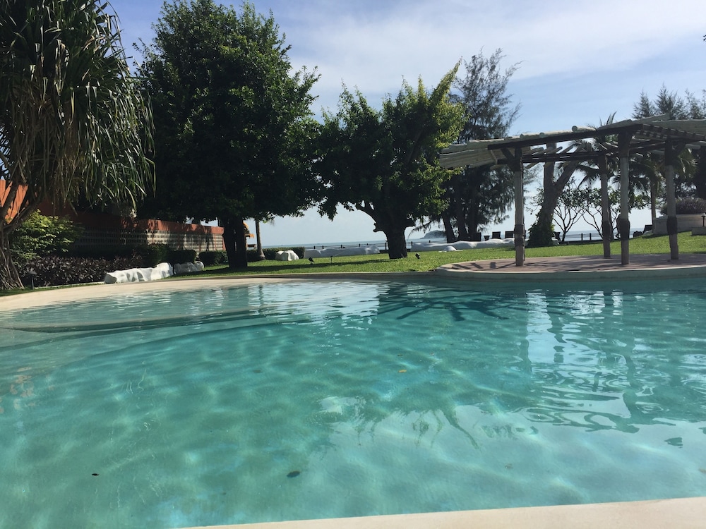 Away Las Tortugas Beachfront 44/50