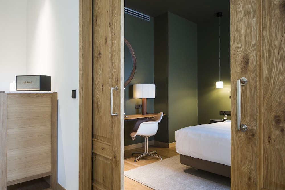 جناح جونيور بسرير كينج، Hotel Arbaso 5/5