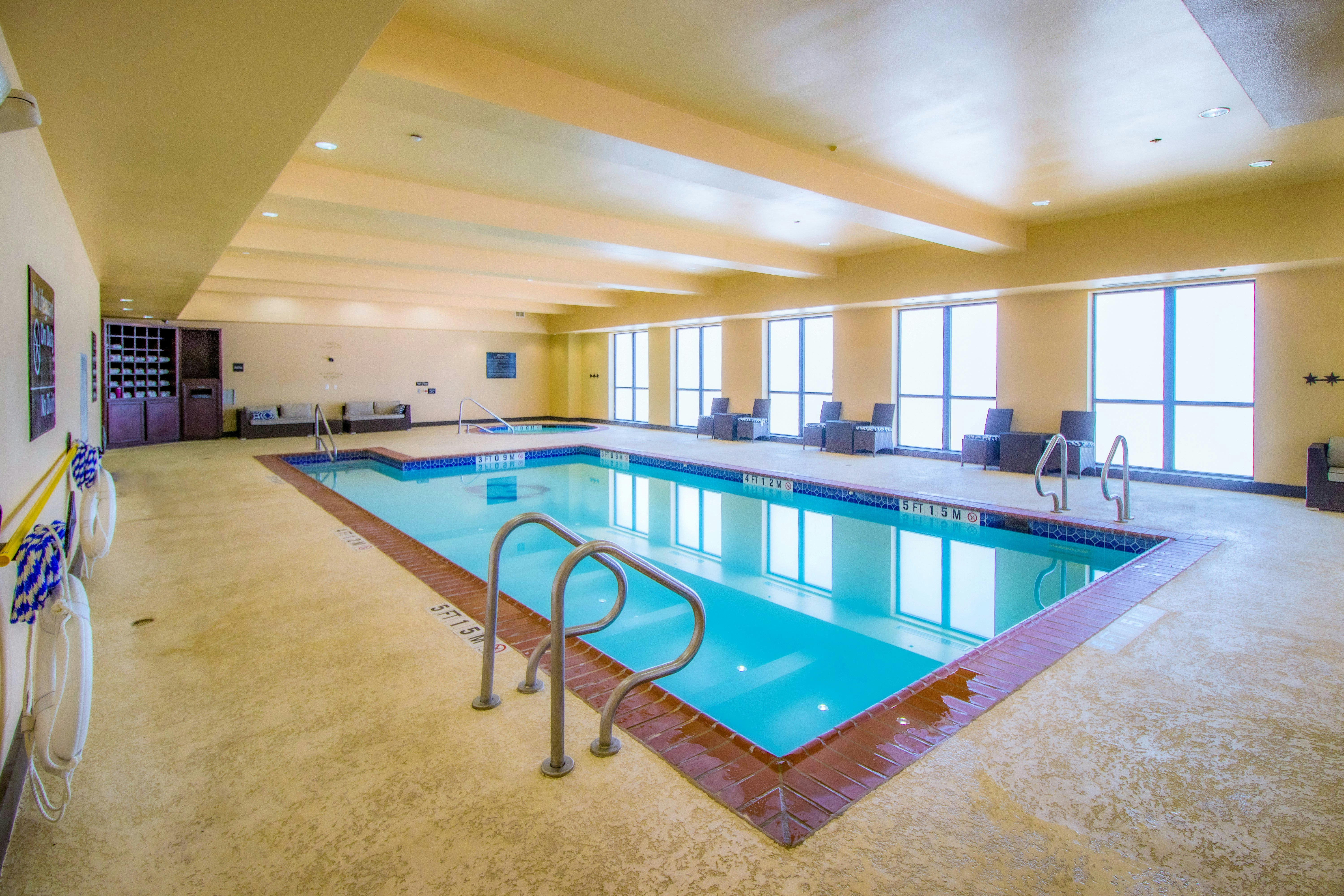 Hampton Inn Suites Bastrop 13/20