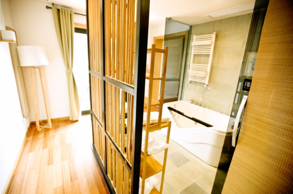 Westlake Longshang Boutique Hotel 40/40