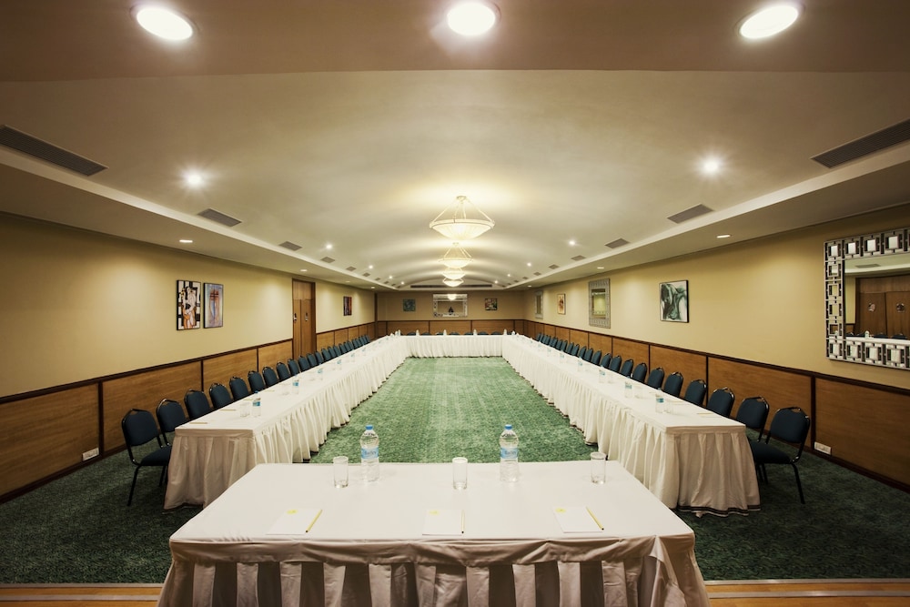 Lemon Tree Hotel Indore 42/57