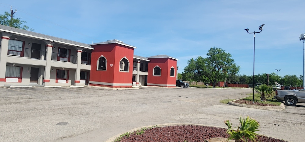 Econo Inn Lackland AFB Seaworld photo1