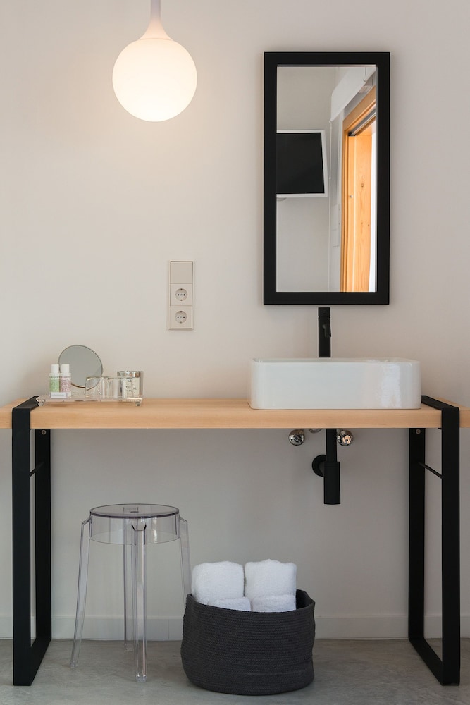 Sodium Hotel Boutique 48/50