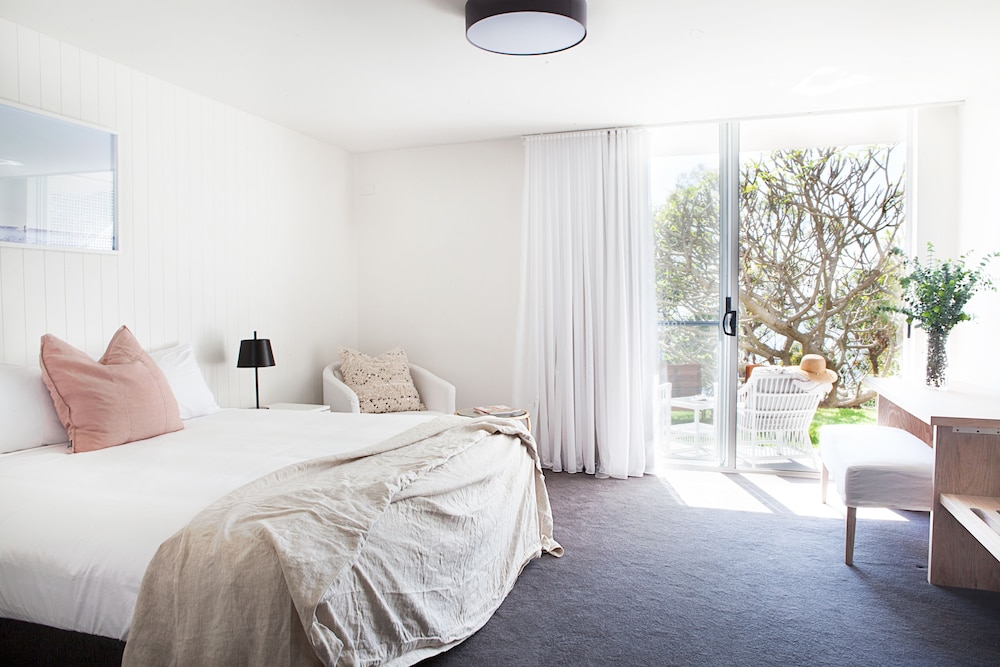 Bannisters Port Stephens 15/72