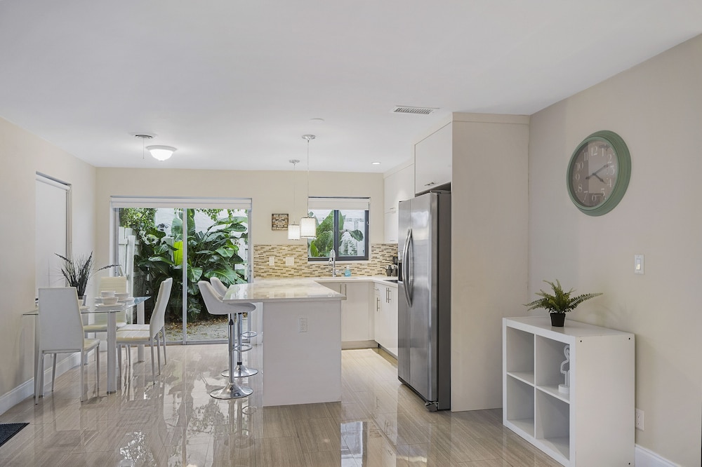 Alani Bay Deluxe Condos Fort Lauderdale 6/50