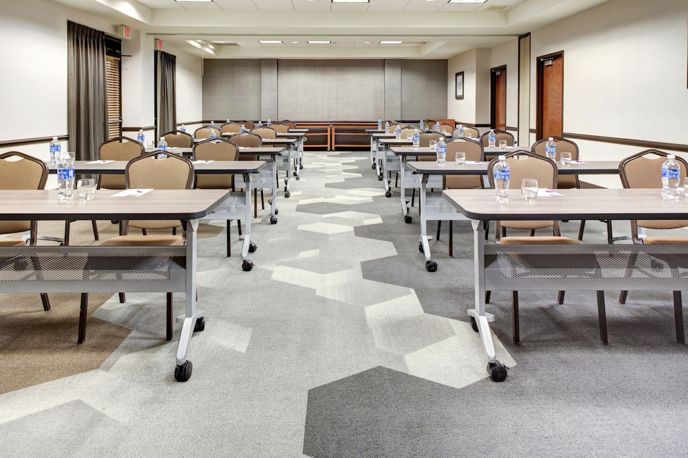 Hyatt Place Boise/Towne Square 67/70