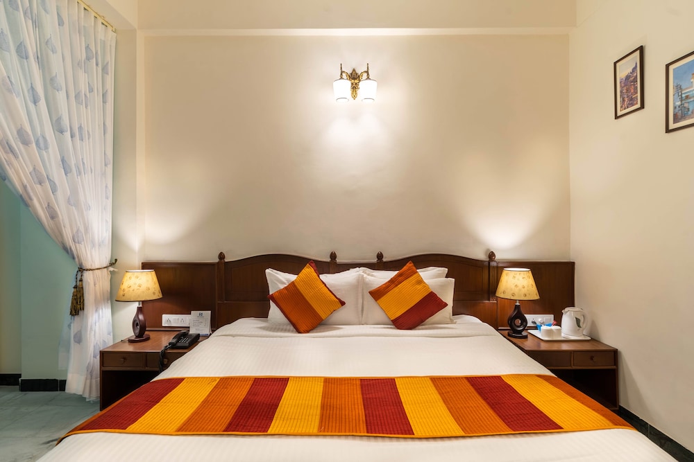 Hotel Sarovar 14/50