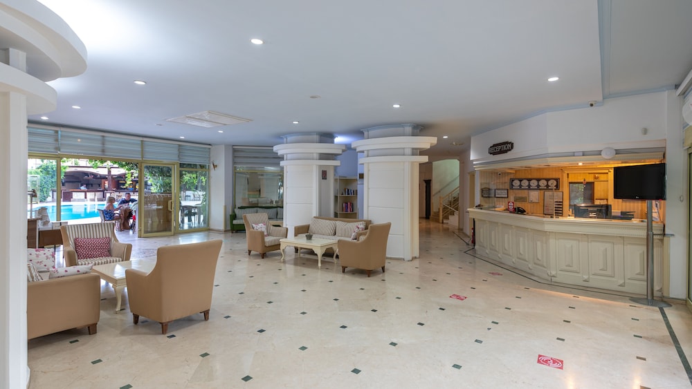 Faros Grand Hotel 12/48