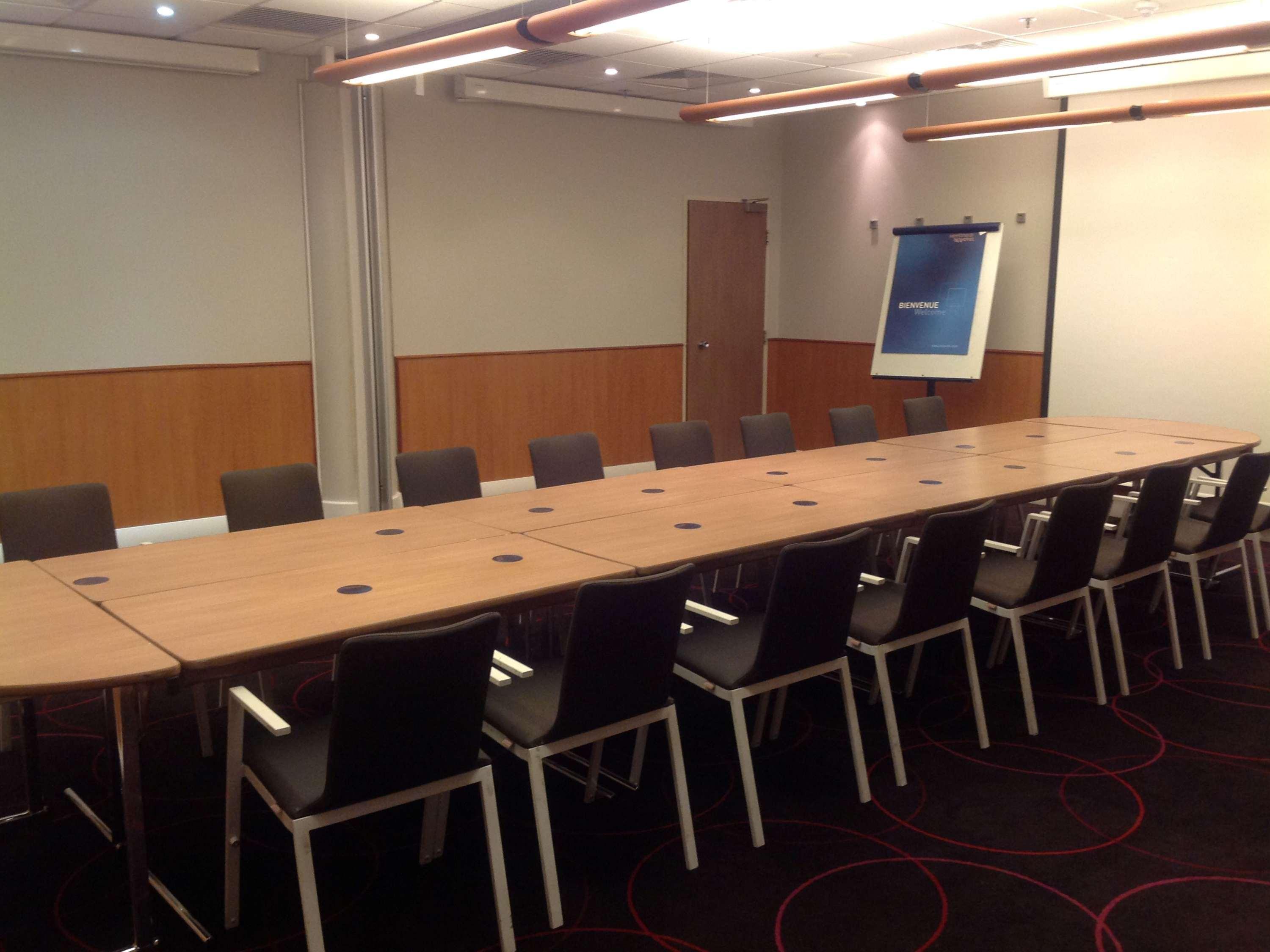 Novotel London Heathrow Airport - M4 Jct 4 Hotel 41/50