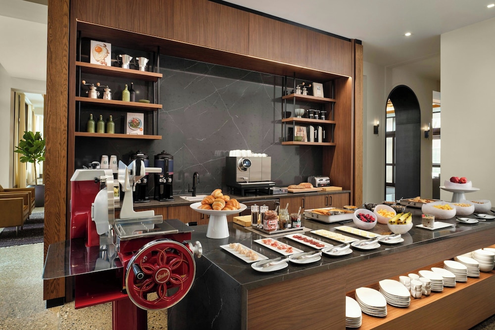 AC Hotel by Marriott Detroit at the Bonstelle 35/54