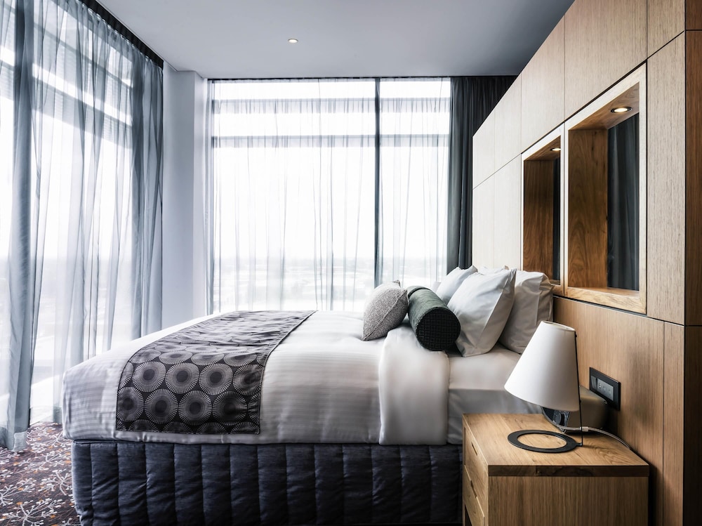 DELUXE, APARTMENT, KING BED
