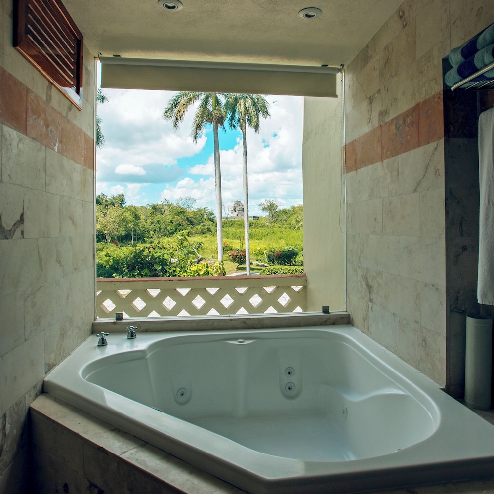 The lodge At Chichen Itza 50/50