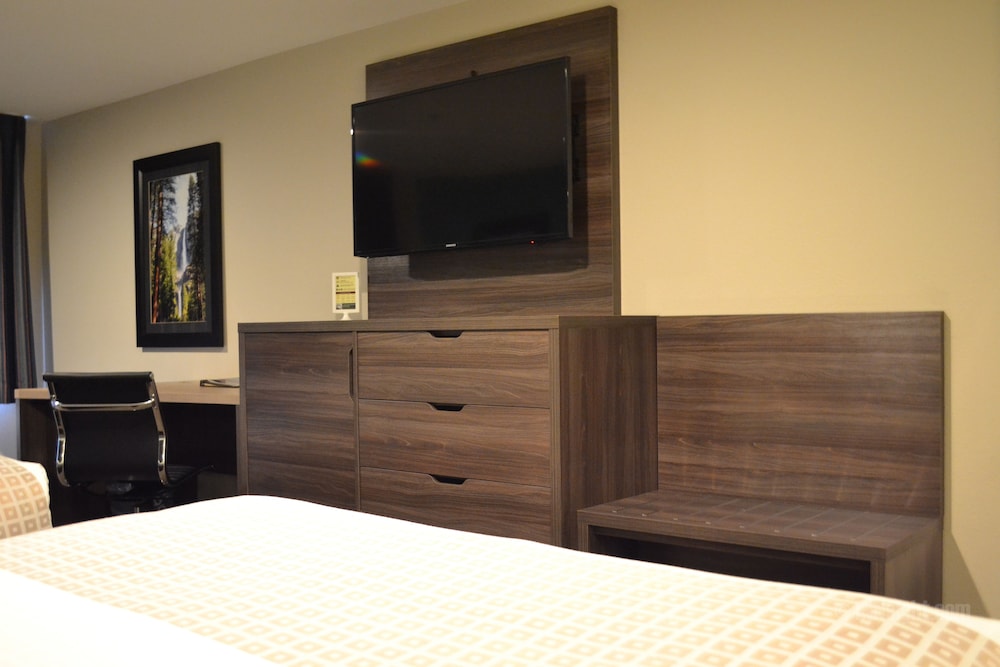 Yosemite Southgate Hotel & Suites 24/59