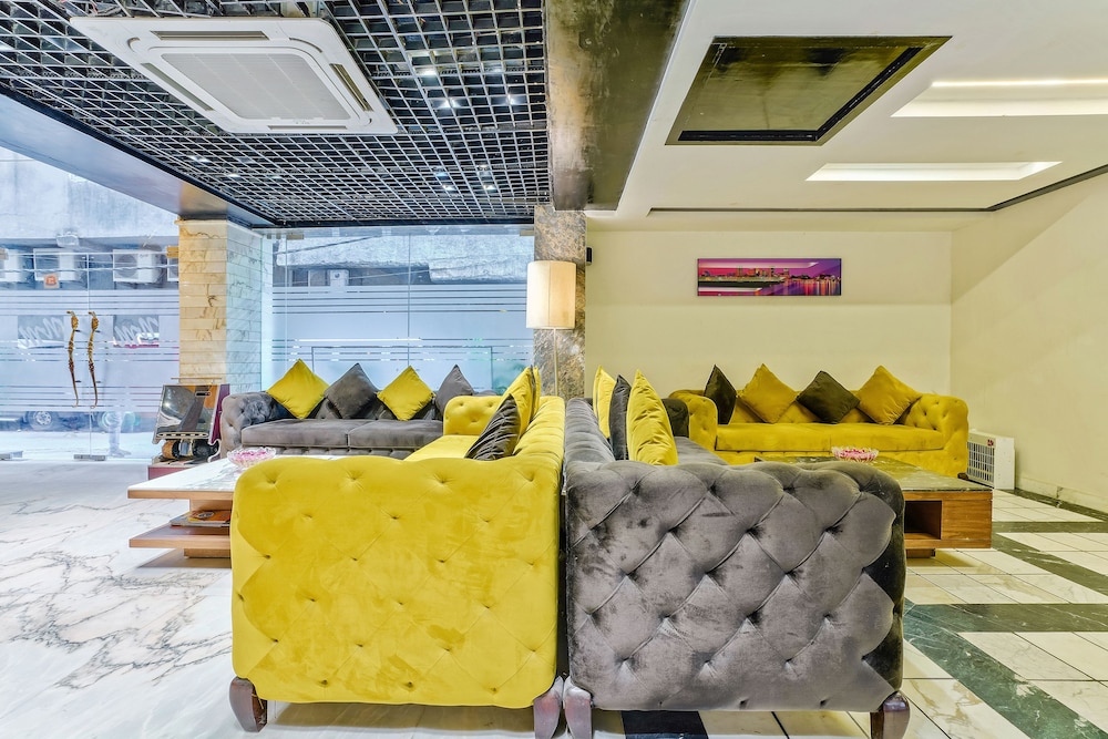 Staybook Hotel Nitya Maharani 38/50