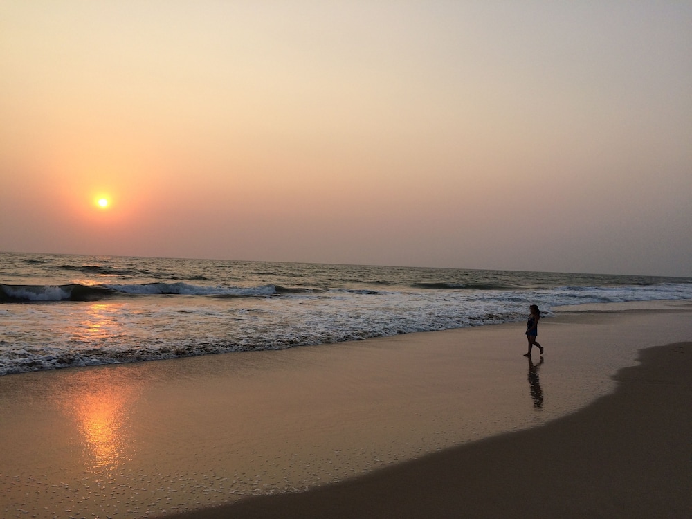 NEELESHWAR HERMITAGE 21/42