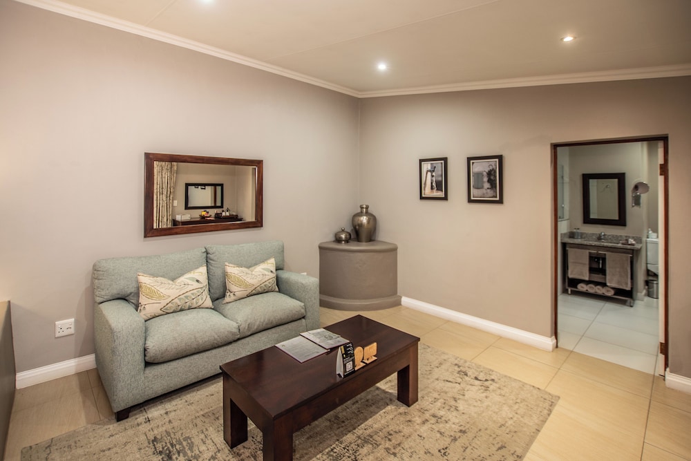 Nut Grove Manor Boutique Hotel 15/50