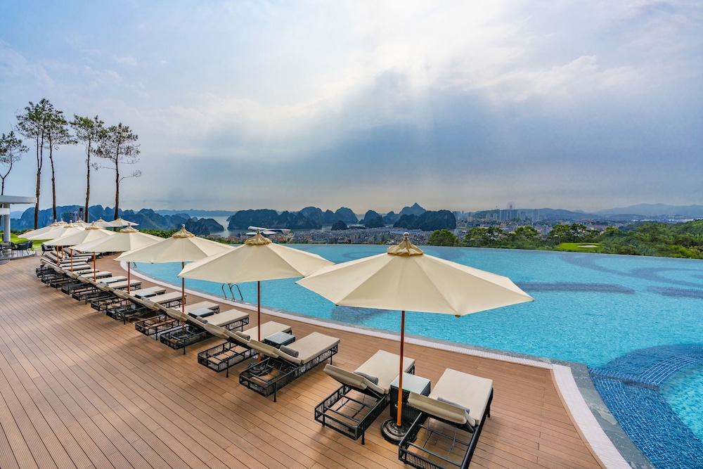 Flc Ha Long Bay Golf Club And Luxury Resort 37/67