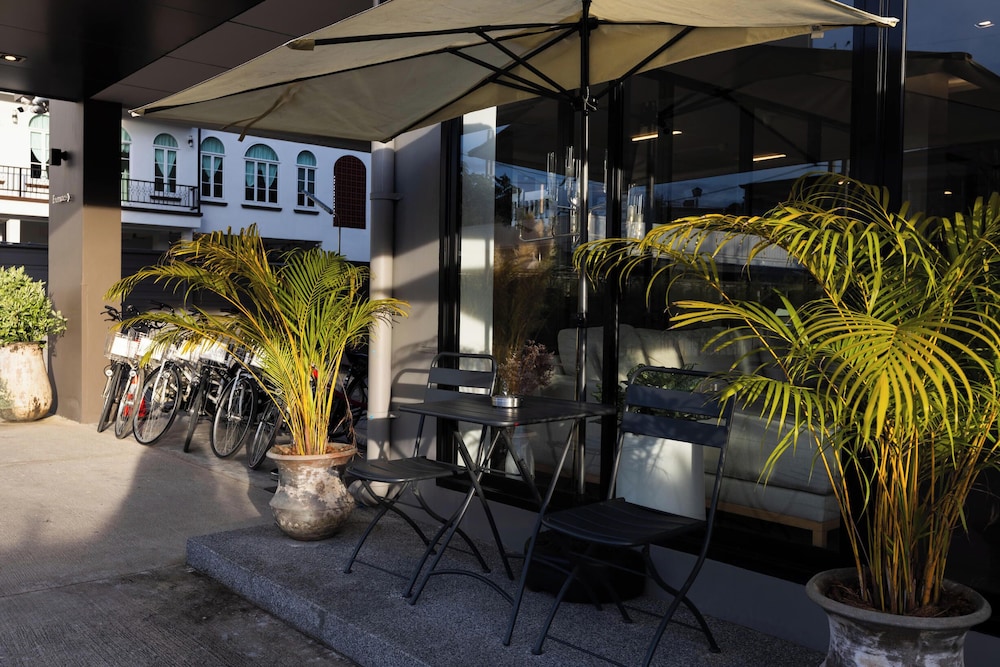 Amiri Place Hotel 46/50