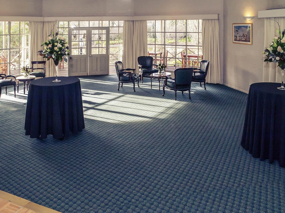 Mercure Ballarat Hotel and Convention Centre 50/70