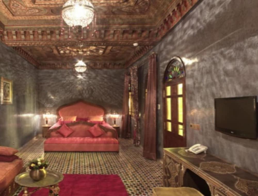 MUMTAZ MAHAL 31/37
