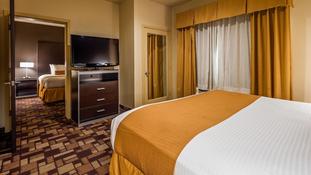 Best Western Windsor Pointe Hotel & Suites-AT&T Center 10/28