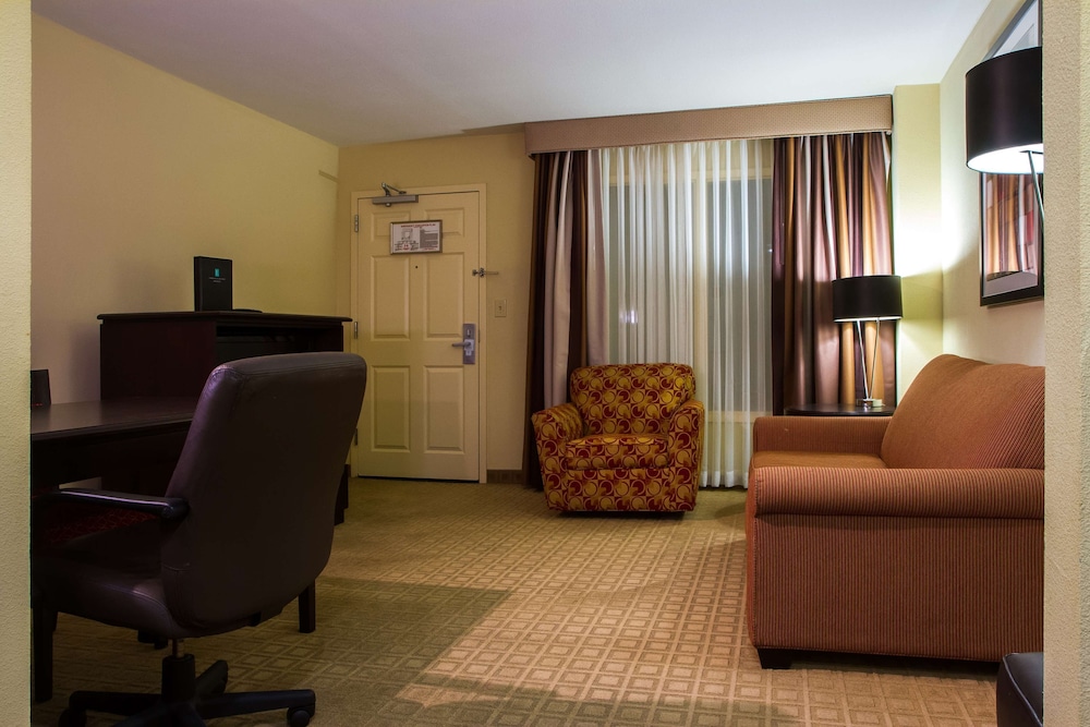 Embassy Suites Laredo Tx 26/46
