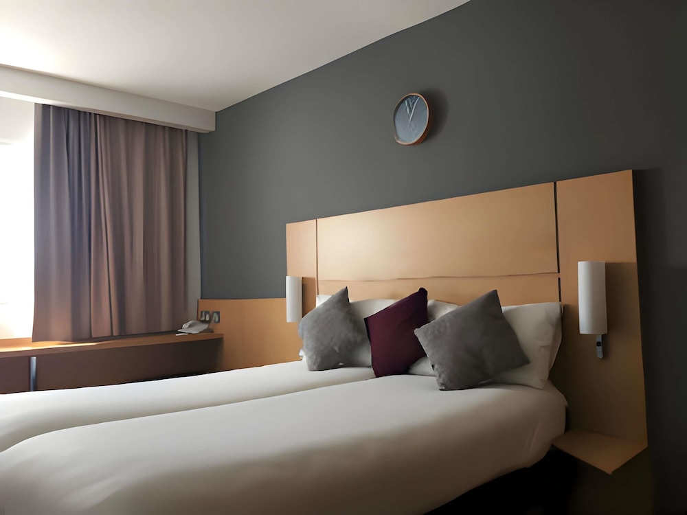 COMFORT, TWIN BEDS, DOCKSIDE VIEW