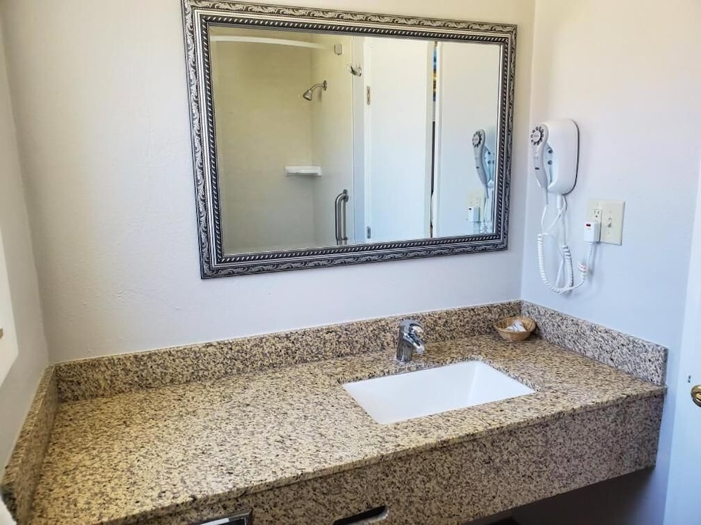BestWay Inn Paso Robles 25/29