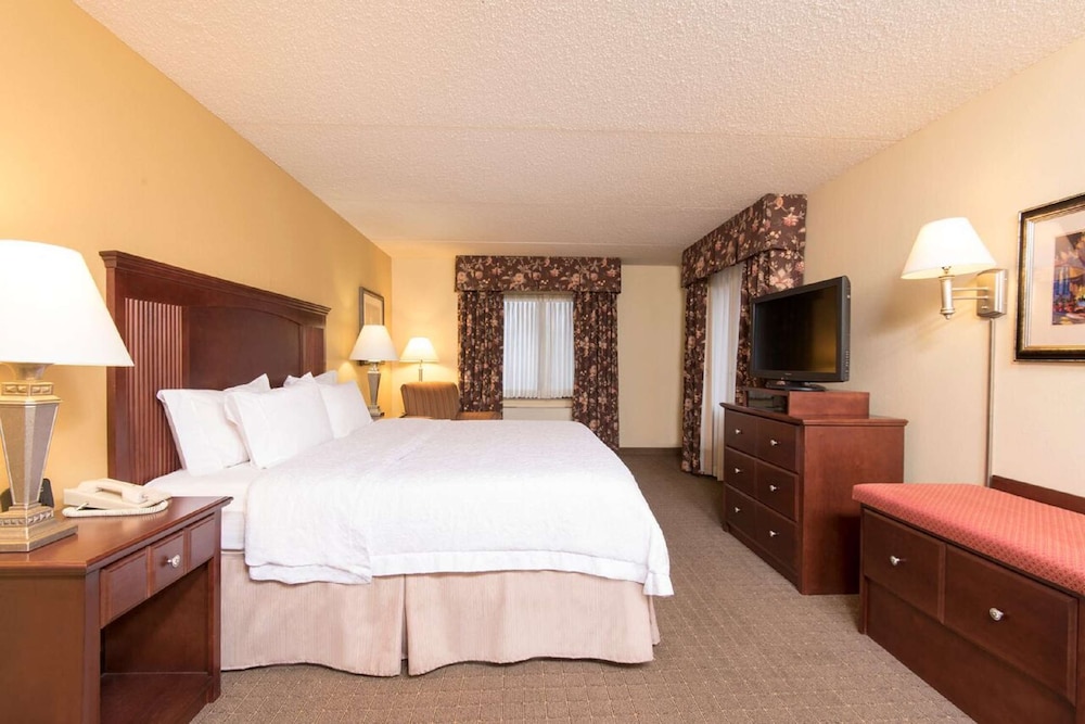 Hampton Inn Schenectady 4/48