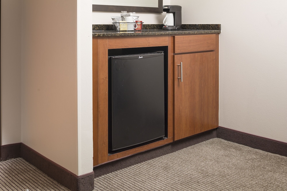 Hyatt Place Dallas/North Arlington/Grand Prairie 25/64