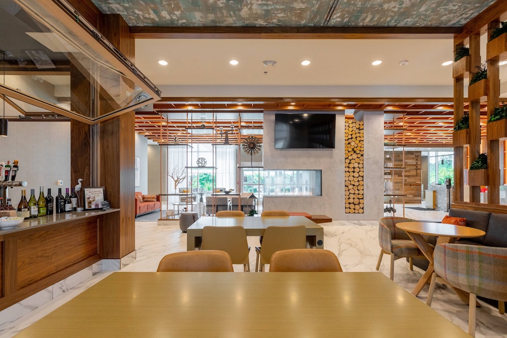 Delta Hotels by Marriott Raleigh-Durham at Research Triangle Park 35/36