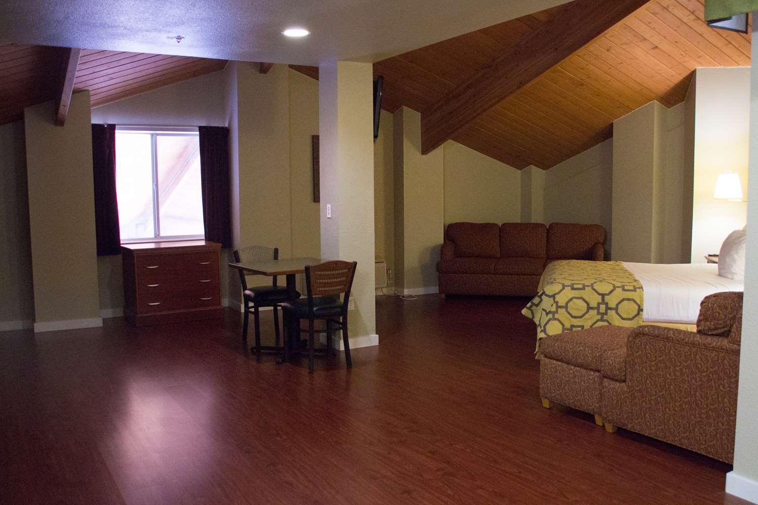Baymont by Wyndham Yreka 7/10