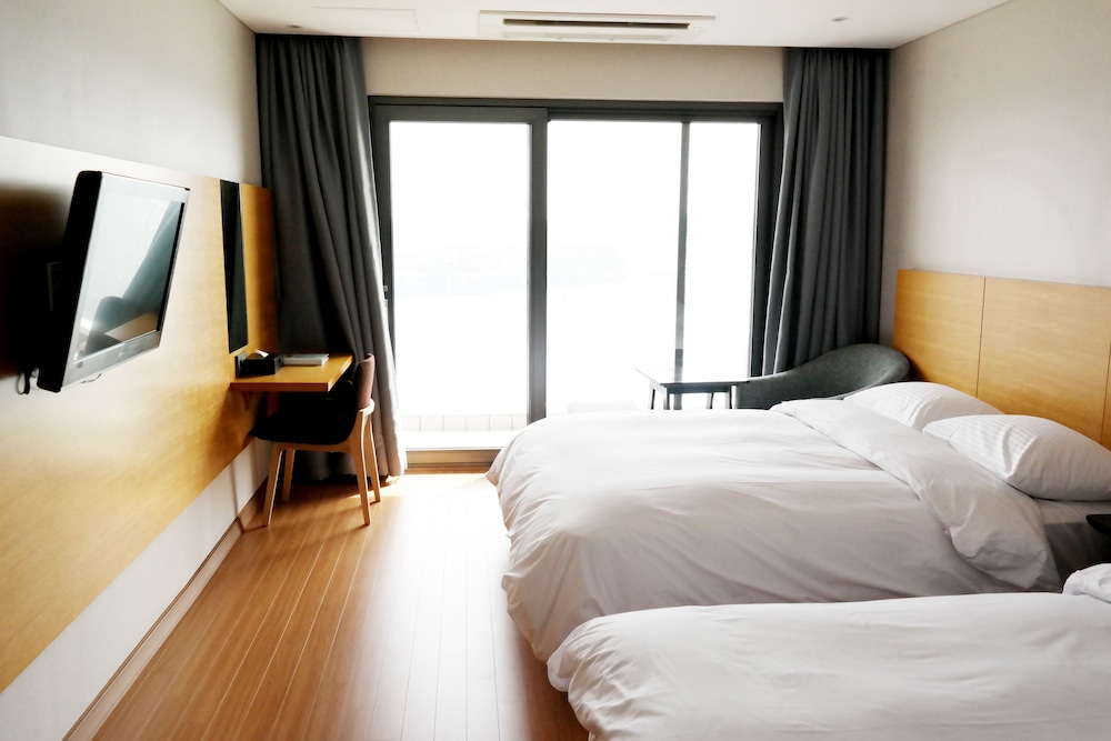Asia Lakeside Hotel 17/50