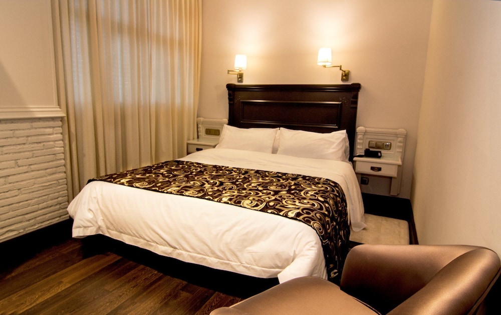 Avent Verahotel 20/44