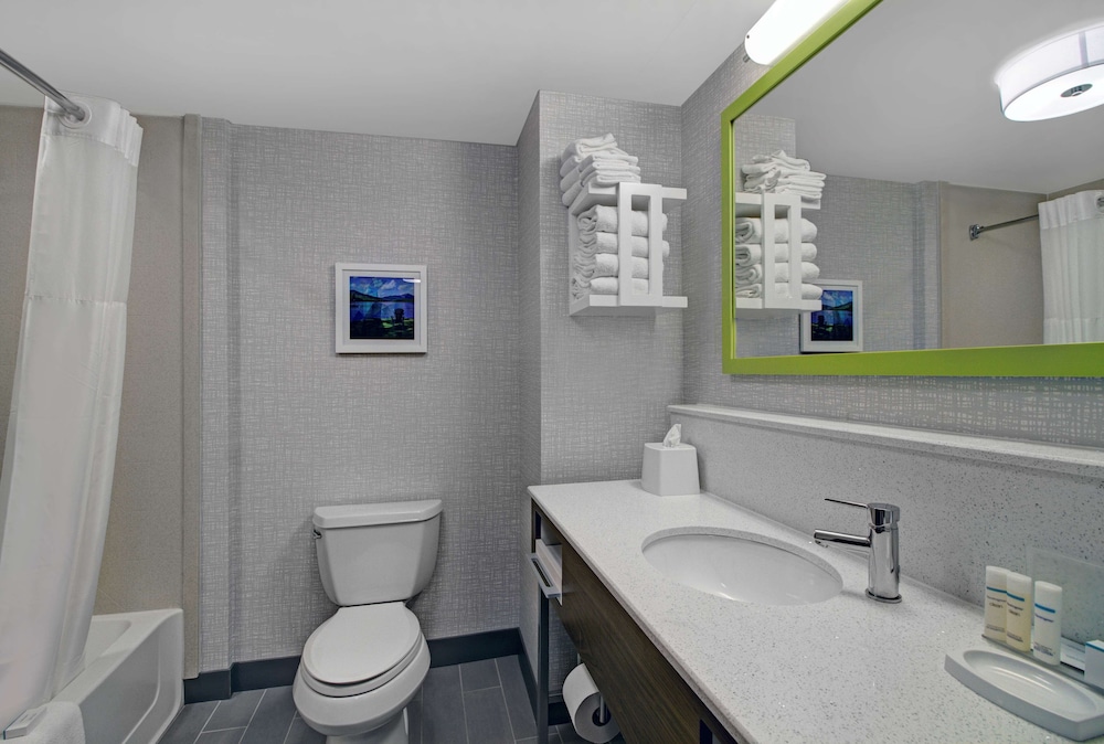 Hampton Inn & Suites Syracuse Dewitt 12/34