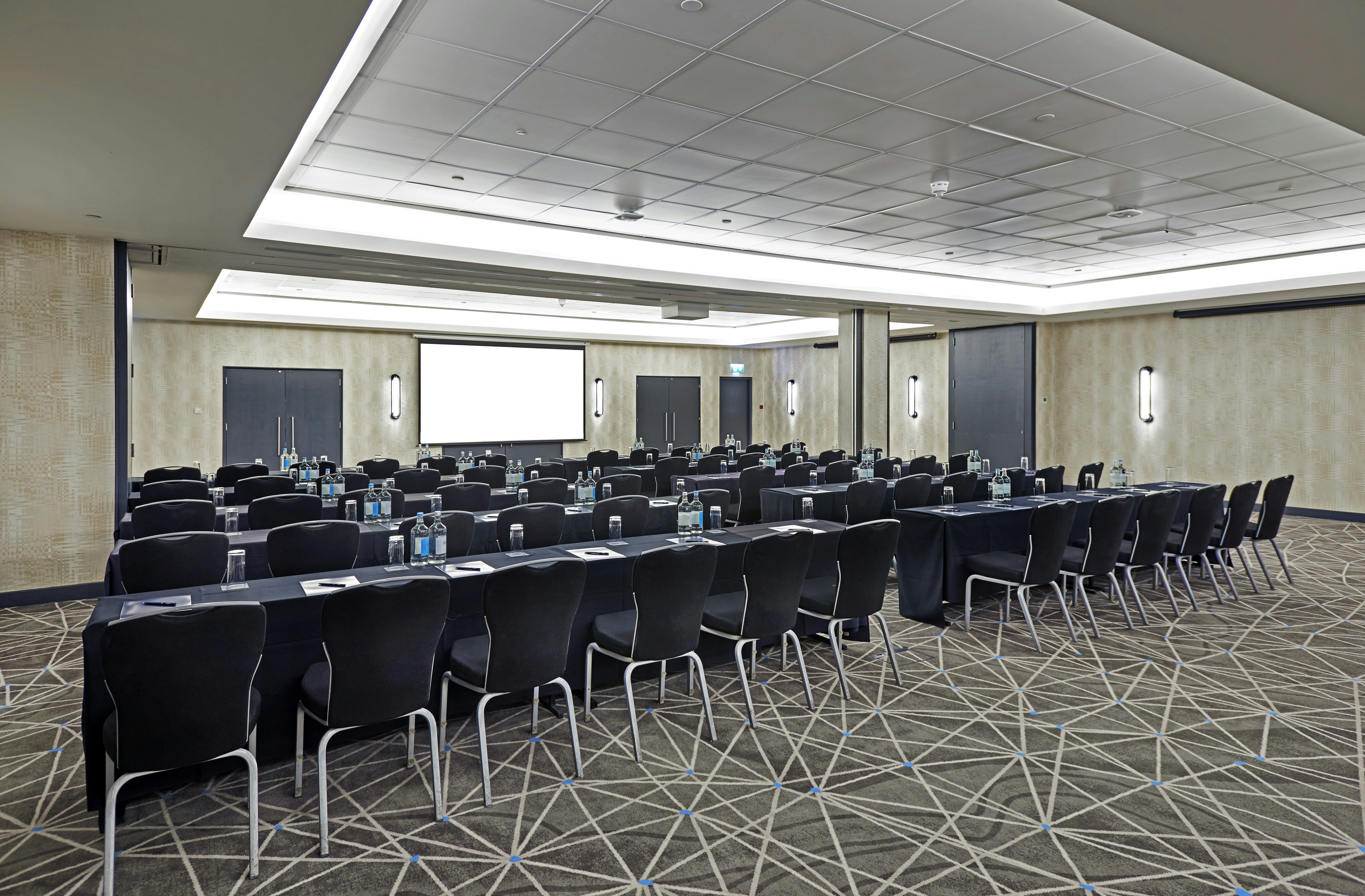 Hilton London Heathrow Airport 78/81