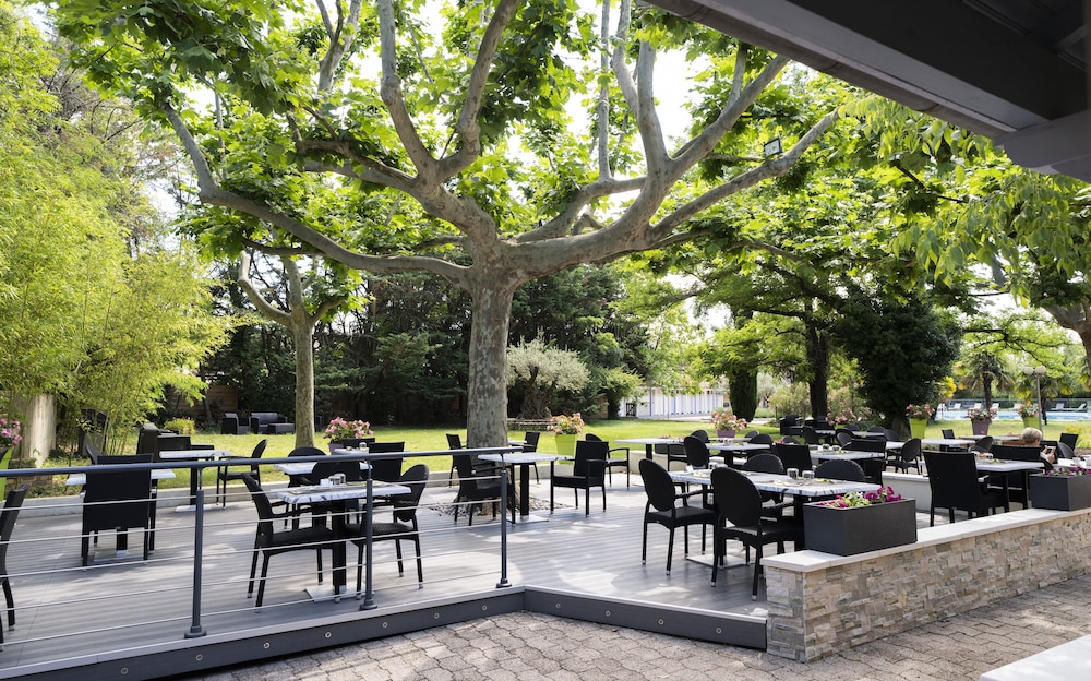Hotel-Restaurant Les Oliviers 52/65
