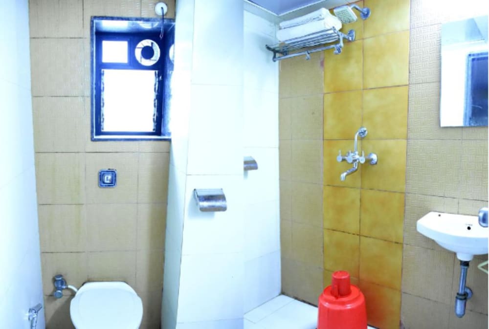 SAI SHARAN STAY INN 24/24