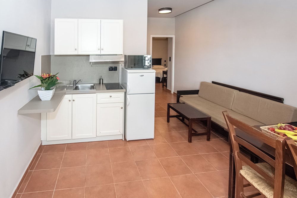 Talos Hotel Apartments 33/50