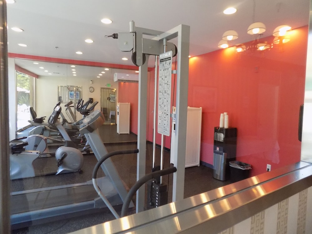 Ramada by Wyndham Burbank Airport 22/51