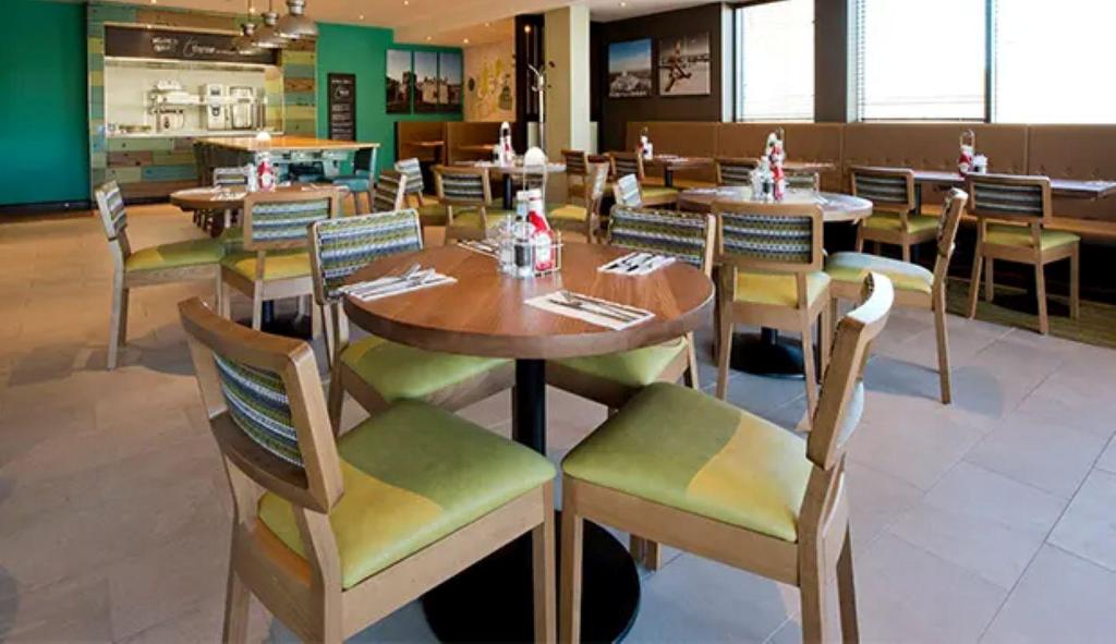 Premier Inn Holyhead 21/25