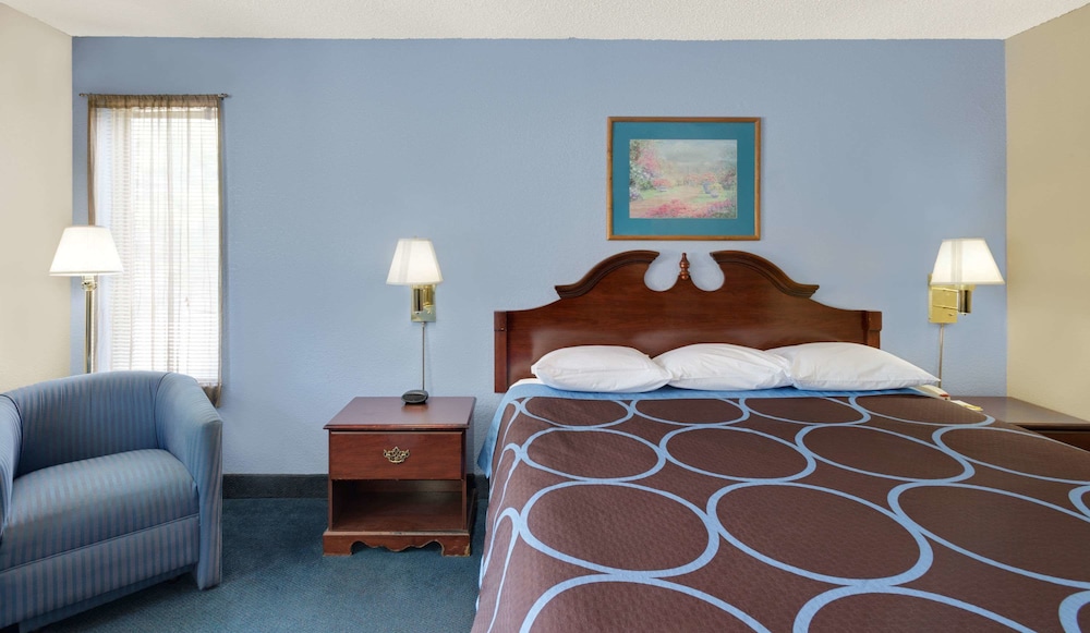 Super 8 by Wyndham Newburgh/West Point Near Stewart Airport 13/25
