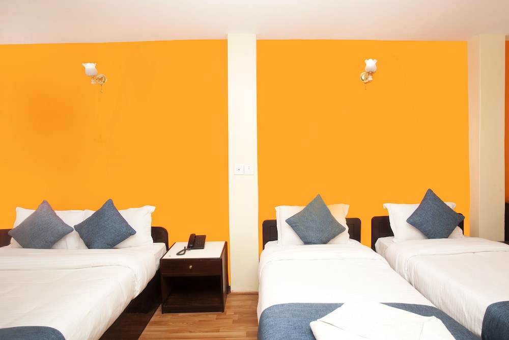 3 BEDROOMS, DELUXE, TRIPLE