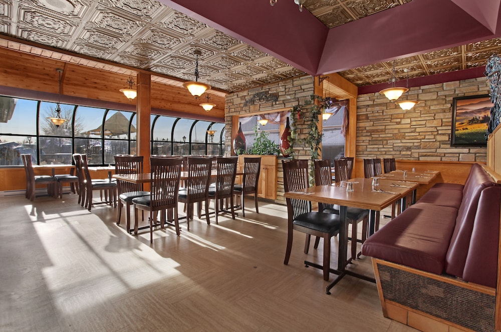Guest House Inn And Suites 33/46