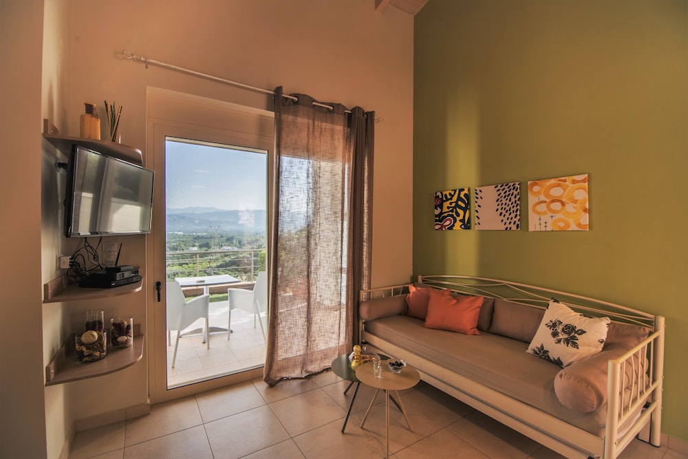 Aksos suites Accessible Accommodation 25/44